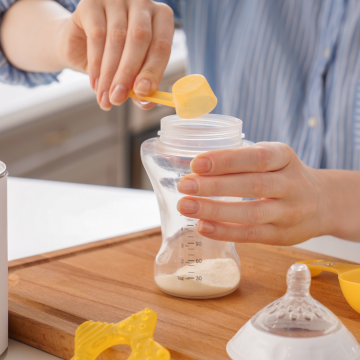 How To Get Started With Formula Feeding - The Full Breakdown - MHA Blog Featured Image